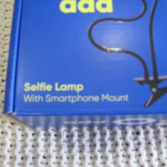 Selfie Lamp with Smartphone Holder Mount add onn. - Picture 2 of 7